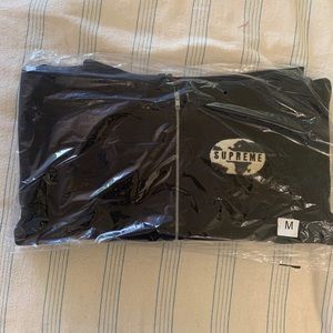 Supreme World Famous Logo ZIP-Up Hooded Sweatshirt